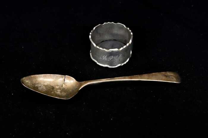 Two sterling silver pieces, weight 65g