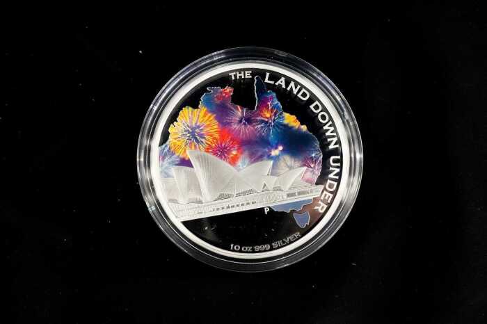 The Land Down Under 2013 $10 silver proof coin, 10oz