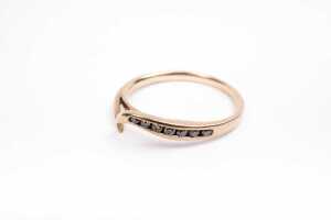 A diamond two ring set in 9 carat yellow gold - 2