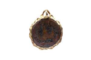A Masada coin pendant in 14 carat yellow gold frame - 2