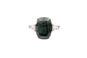 A green tourmaline and white topaz ring in 9 carat yellow gold
