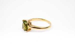 A peridot ring in 18 carat yellow gold - 3