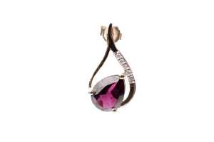 A pair of garnet and diamond earrings in 9 carat yellow gold - 2