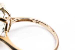 A green amethyst and diamond ring in 9 carat yellow gold - 5