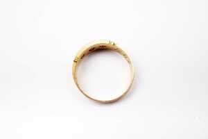 An antique garnet and seed pearl ring in 15 carat yellow gold - 4