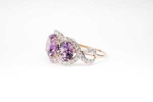 An amethyst and diamond ring in 14 carat yellow gold - 3