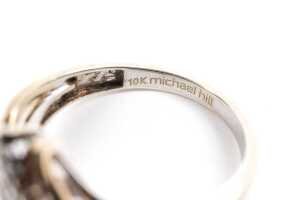 A diamond ring in 10 carat yellow gold - 5