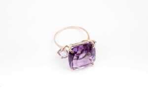 An amethyst ring in 9 carat yellow gold - 2