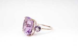 An amethyst ring in 9 carat yellow gold - 3
