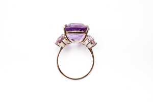 An amethyst ring in 9 carat yellow gold - 4