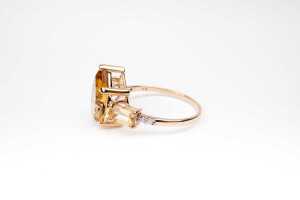 A citrine and diamond ring in 9 carat yellow gold - 3