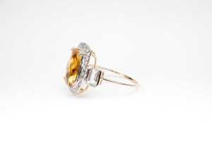 A citrine, white topaz and diamond ring in 9 carat yellow gold - 3