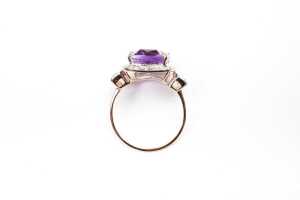 An amethyst, white topaz and diamond ring in 9 carat yellow gold - 4