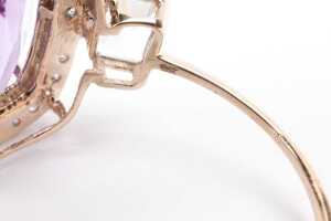 An amethyst, white topaz and diamond ring in 9 carat yellow gold - 5