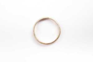 A patterned band in 9 carat yellow gold - 3