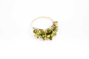 A peridot ring in 9 carat yellow gold - 2