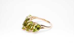 A peridot ring in 9 carat yellow gold - 3