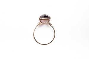 A garnet and diamond ring in 9 carat yellow gold - 4