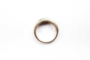 A diamond ring in 9 carat yellow gold - 4