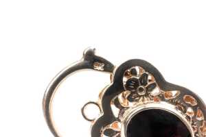A garnet padlock in 9 carat yellow gold - 3