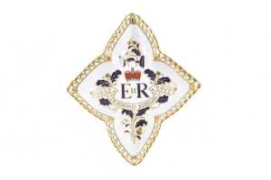 Three Royal Crown Derby Queen Elizabeth II commemorative pin dishes - 3