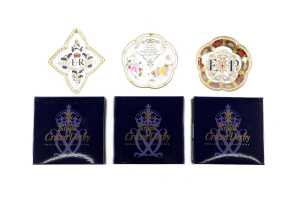 Three Royal Crown Derby Queen Elizabeth II commemorative pin dishes - 5