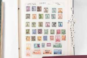Five World stamp, stamp albums. - 2