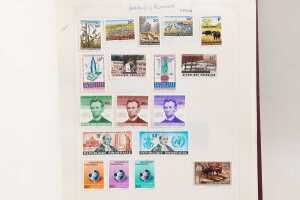 Five World stamp, stamp albums. - 3