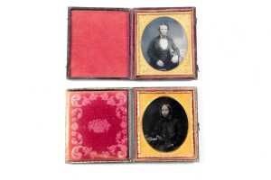 Collection of antique pieces and ephemera - 2
