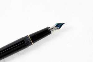 Montblanc Meisterst&uuml;ck classique fountain pen - 3
