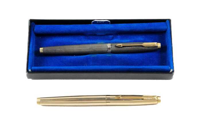 Two Parker 75 fountain pens with 14ct gold nibs