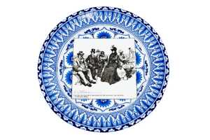 Four Royal Doulton 'Gibson Girl' cartoon porcelain cabinet plates, c.1901-1902 - 4