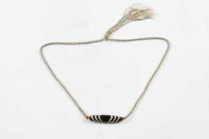 Tibetan banded agate pendant on necklace and a quartz beaded bracelet - 3