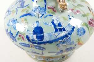 Chinese porcelain twin handled vase - 3