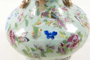 Chinese porcelain twin handled vase - 4