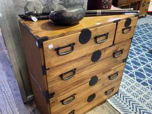 Japanese elm and pine tansu chest of five drawers - 2