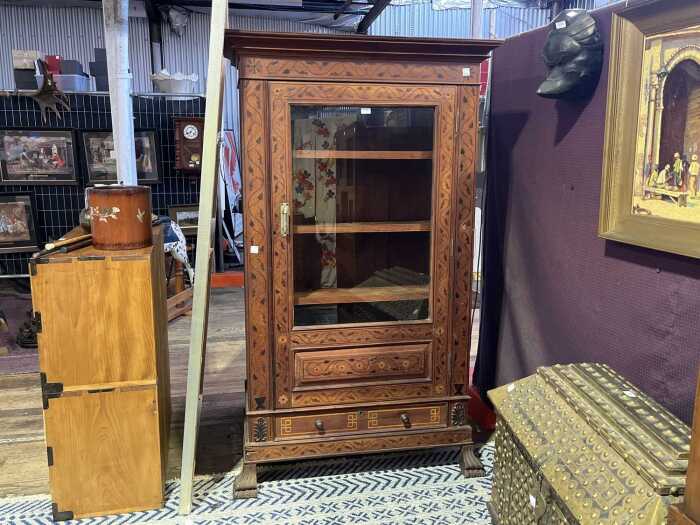 Asian display cabinet or bookcase