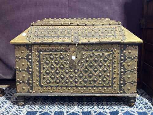 Zanzibar chest