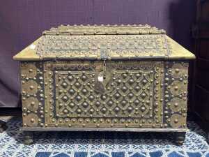 Zanzibar chest