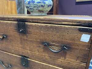 Korean elm and pine chest of three drawers - 5