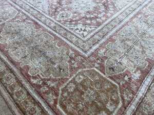 Pakistani hand knotted wool rug - 3