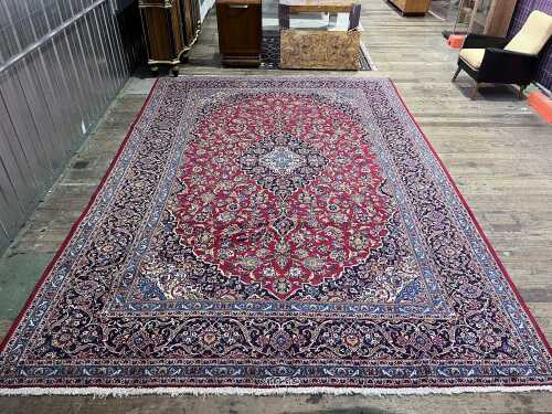 Persian Kashan hand knotted wool rug