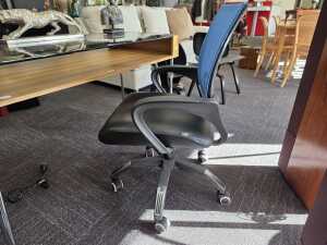 IGO ergonomic office chair - 4