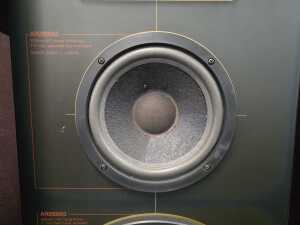 Pair of Acoustic Research AR9's floor-standing tower speakers - 3