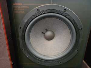 Pair of Acoustic Research AR9's floor-standing tower speakers - 4