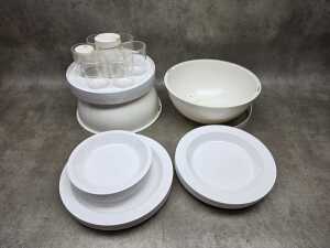 Italian Guzzini 'PicBoll' Space Age plastic picnic set