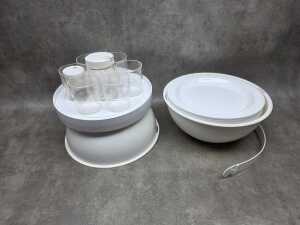 Italian Guzzini 'PicBoll' Space Age plastic picnic set - 2