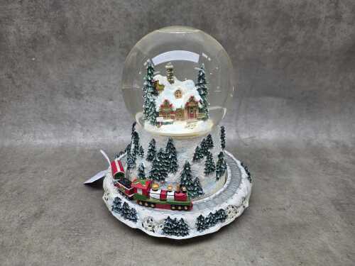 Waterford Holiday Heirlooms snowglobe