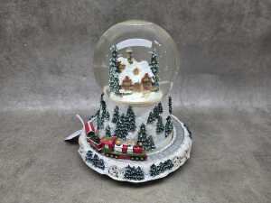Waterford Holiday Heirlooms snowglobe