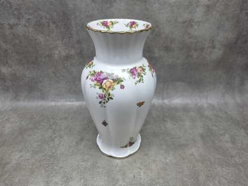 Royal Albert 'Old Country Roses' porcelain vase